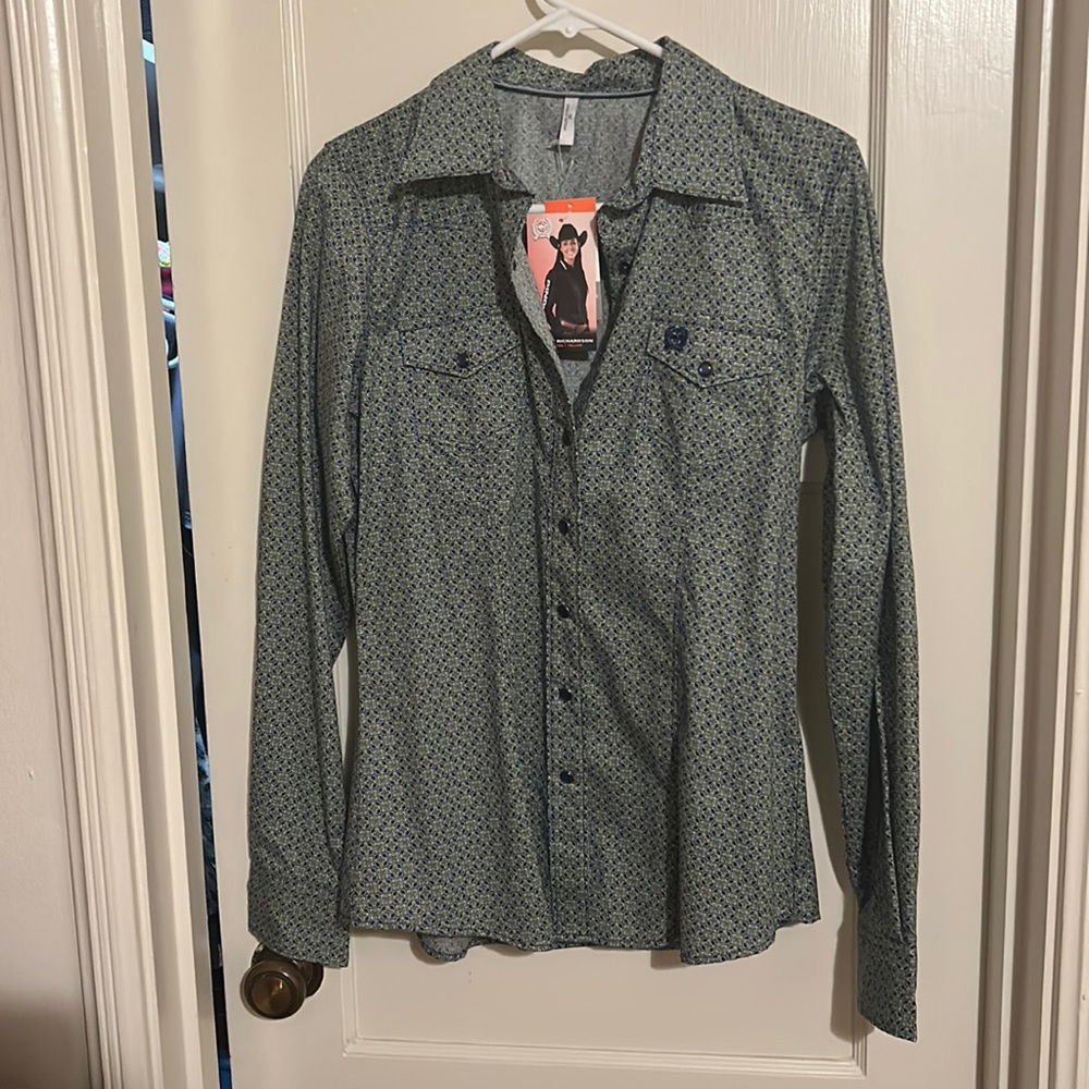 Cinch women’s show shirt